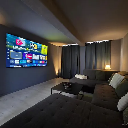 - Cine Apartment *